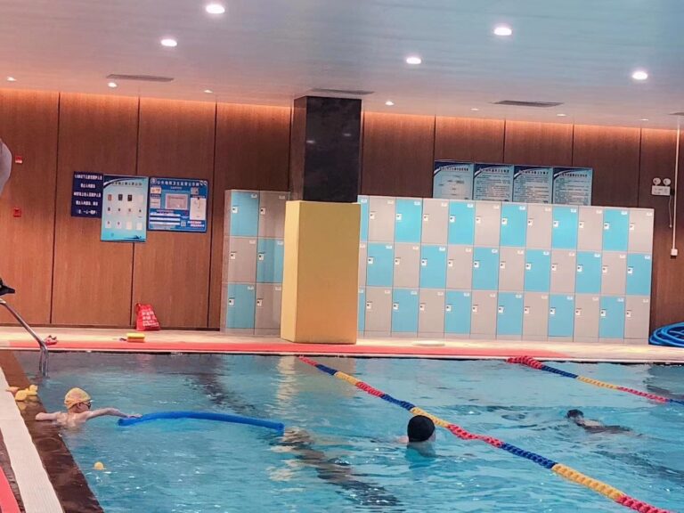 anti moisture swimming pool plastic lockers 768x576